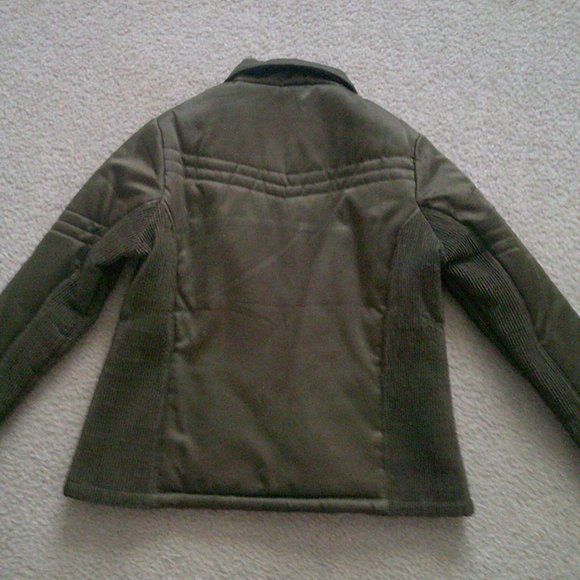 Lightweight Jacket: Olive Green. Zipper Sleeves & Shoulder Pockets. by Palomares - Picture 3 of 6